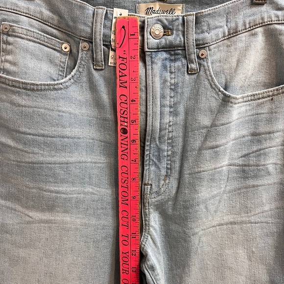 Madewell The Perfect Vintage Straight Jean in Mosedale Wash - Picture 10 of 12